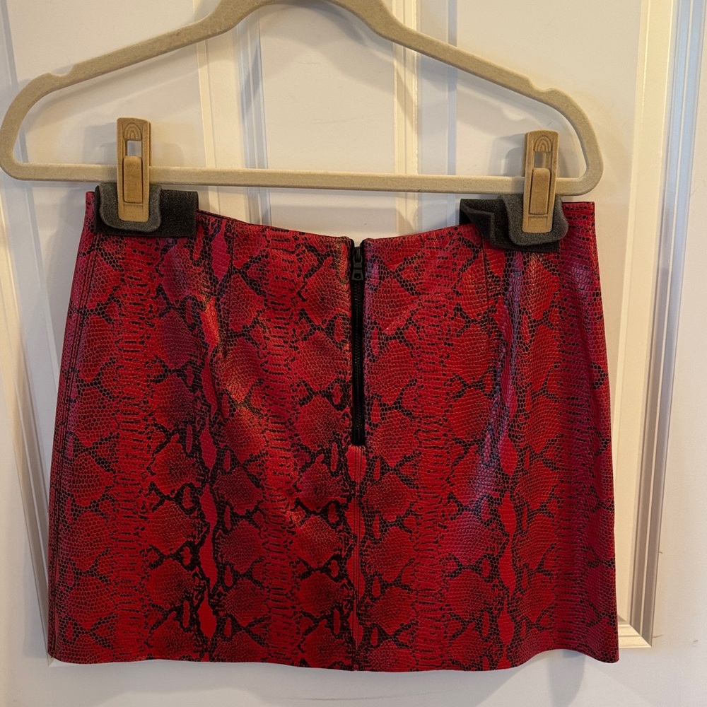 NWT—Alice + Olivia Red Leather Snake Print Skirt - Picture 4 of 5